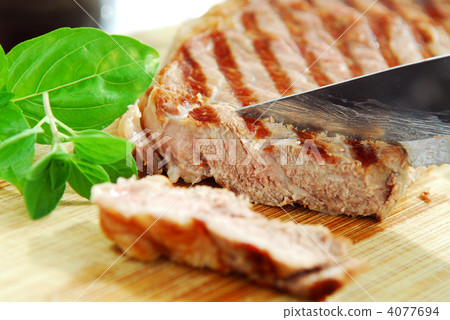 Grilled steak 4077694