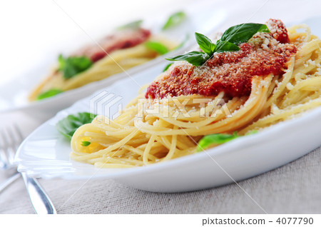 Pasta and tomato sauce Pasta and tomato sauce 4077790