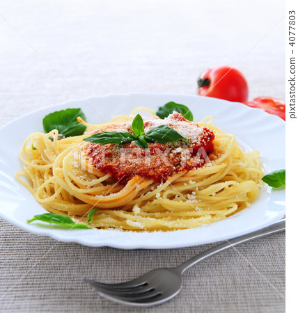 Plate of pasta 4077803