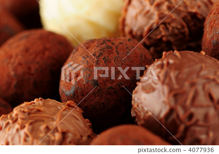 Chocolate truffles Chocolate truffles 4077936