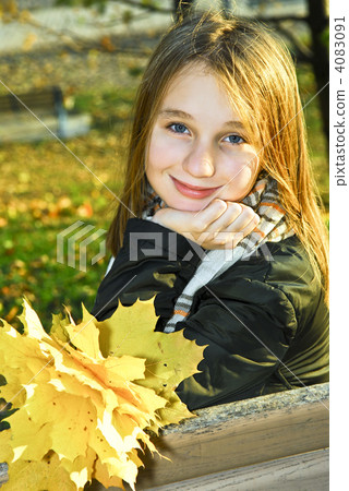 Teenage girl in the fall 4083091
