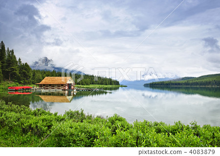Boathouse on mountain lake 4083879