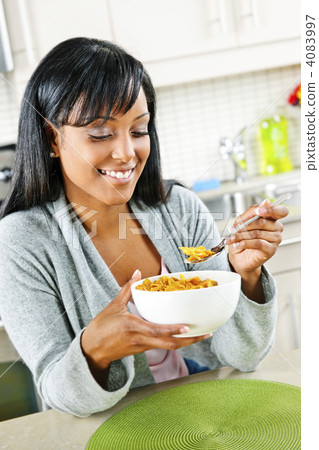 Woman having breakfast 4083997