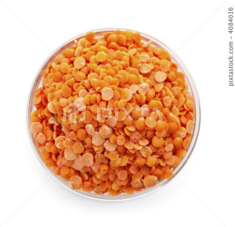 Red lentils in a bowl from above Red lentils in a bowl from above 4084016