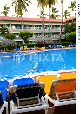Swimming pool Swimming pool 4084333