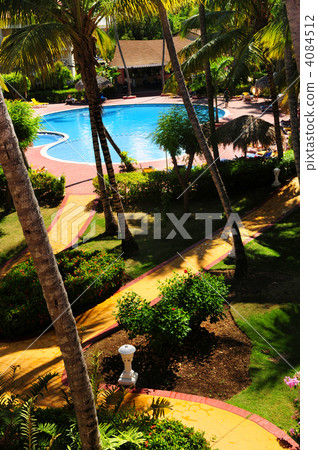 Garden landscaping at tropical resort 4084512