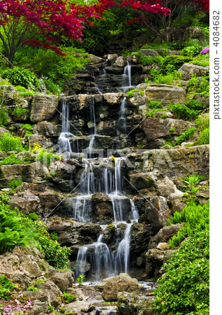 Cascading waterfall 4084682