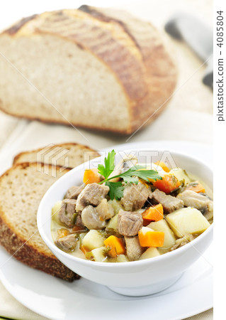 Bowl of beef stew 4085804