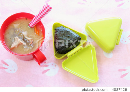 飯糰飯糰和飯糰豬肉午餐 飯糰飯糰和飯糰豬肉午餐 4087426