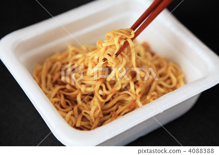 Cup fried noodles 4088388