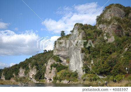 The rocks of Yayaki The rocks of Yayaki 4088397