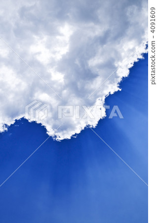 Blue sky with sunrays Blue sky with sunrays 4091609