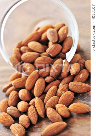 Almonds 4093107
