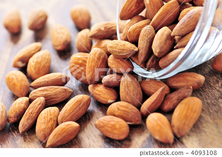 Almonds 4093108