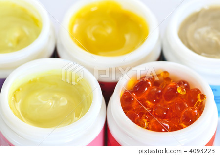 Skin care creams 4093223