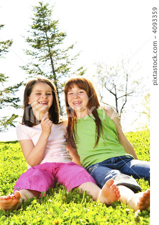 Young sisters 4093359