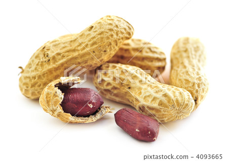 Peanuts and shells 4093665
