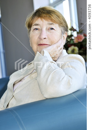 Elderly woman Elderly woman 4093736