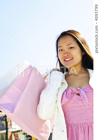 Asian woman shopping Asian woman shopping 4093799