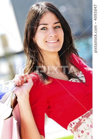 Young woman shopping 4093847