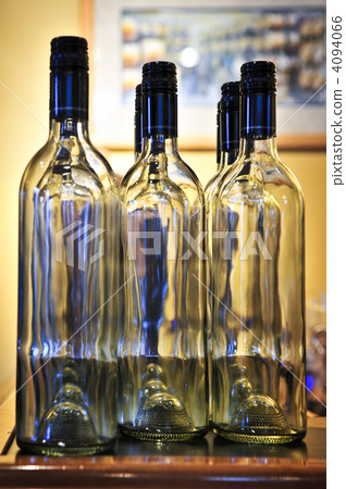 Wine bottles 4094066