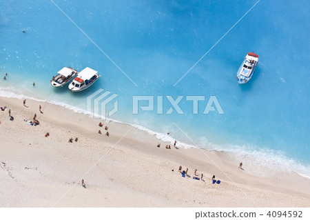 swimming in the turquoise sea 4094592