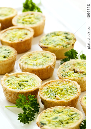 set out, size, spinach 4094838