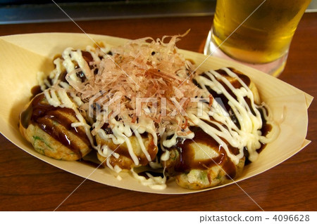 takoyaki and beer takoyaki and beer 4096628