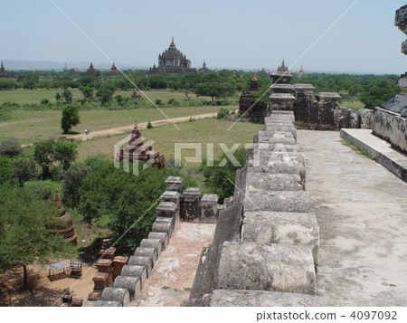 從Shu Sandawo Pagoda（蒲甘/緬甸）的視圖 4097092