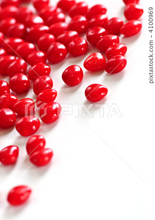 Valentine cinnamon heart candies Valentine cinnamon heart candies 4100969