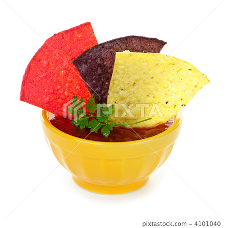 Tortilla chips and salsa 4101040