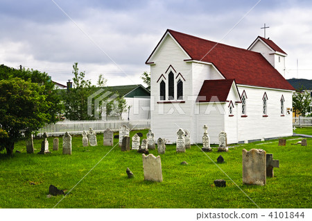 St. Luke's Church and cemetery in Placentia 4101844