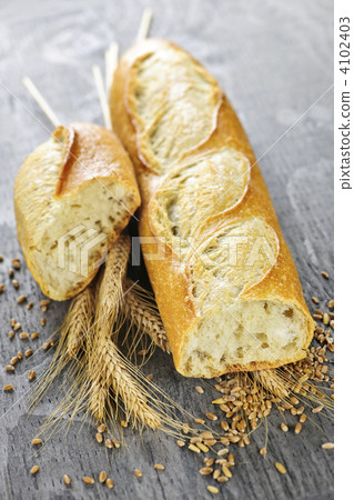 White baguette White baguette 4102403