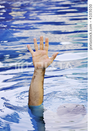 Hand of drowning man 4103030
