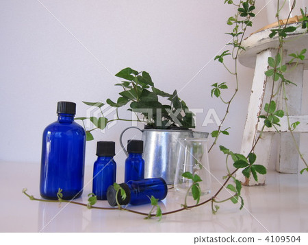 Essential oil 4109504