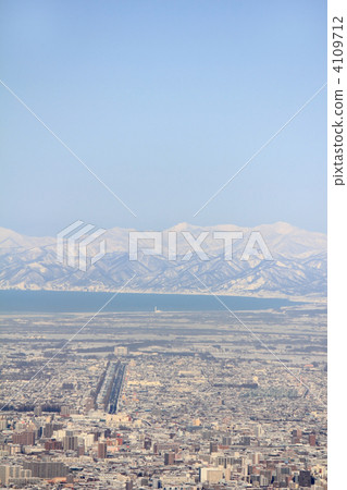 從Mt. Moiwa（石狩灣）的札幌市遠景 4109712