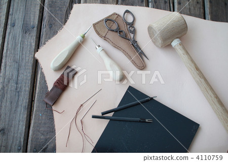 皮革工藝工具及鞣製皮革製品 皮革工藝工具及鞣製皮革製品 4110759