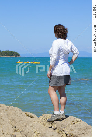 On the sea shore 4113840