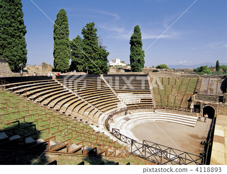 Pompeii ruins in the outskirts of Naples 4118893