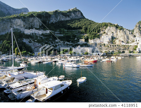 At the port of Amalfi 4118951