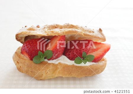 套房草莓Eclair 4121551