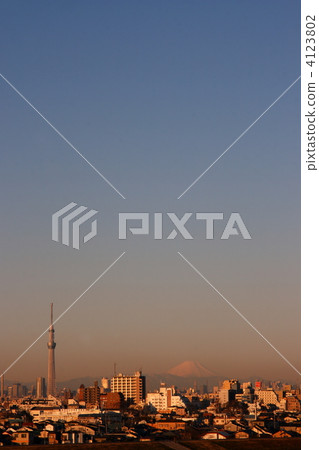 東京天空樹和富士山在早晨發光 4123802