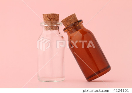 一個空的小瓶子 一個空的小瓶子 4124101