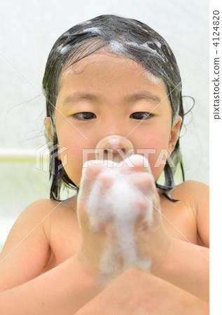 Balloons in the bath 4124820