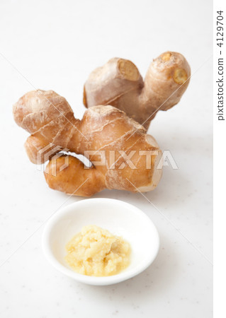 ginger, grate, grating 4129704