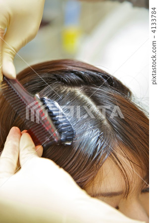 Hair color application image 4133784