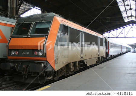 Trains in Paris · Opera Ritz Station France 4138111
