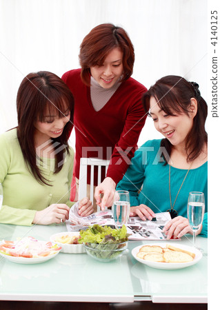 著名的家庭主婦 著名的家庭主婦 4140125