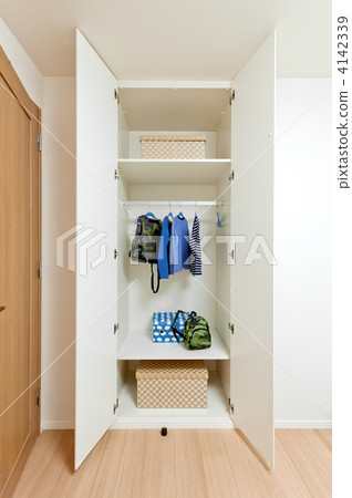 Closet of new house 4142339