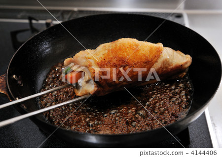 Meat winding cooking scene 4144406